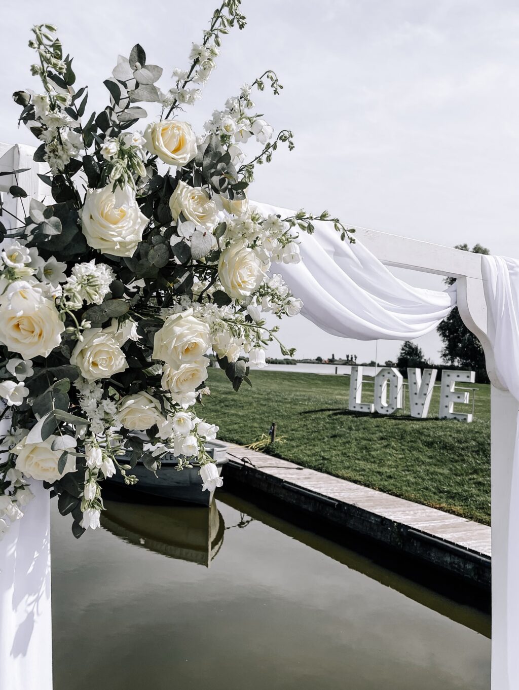 Instagram post from het.plan.bureau. This post is in position 3.